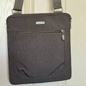 Baggallini Slim Nylon Crossbody Bag Color Gray Cheetah Print